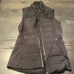 Lululemon women’s vest size 4